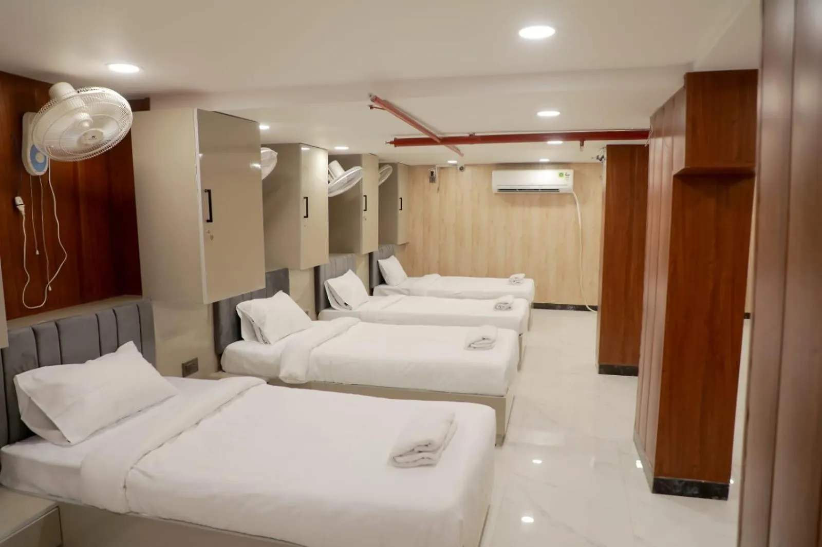 Hotel Divyanshi Inn Varanasi 3*,  India