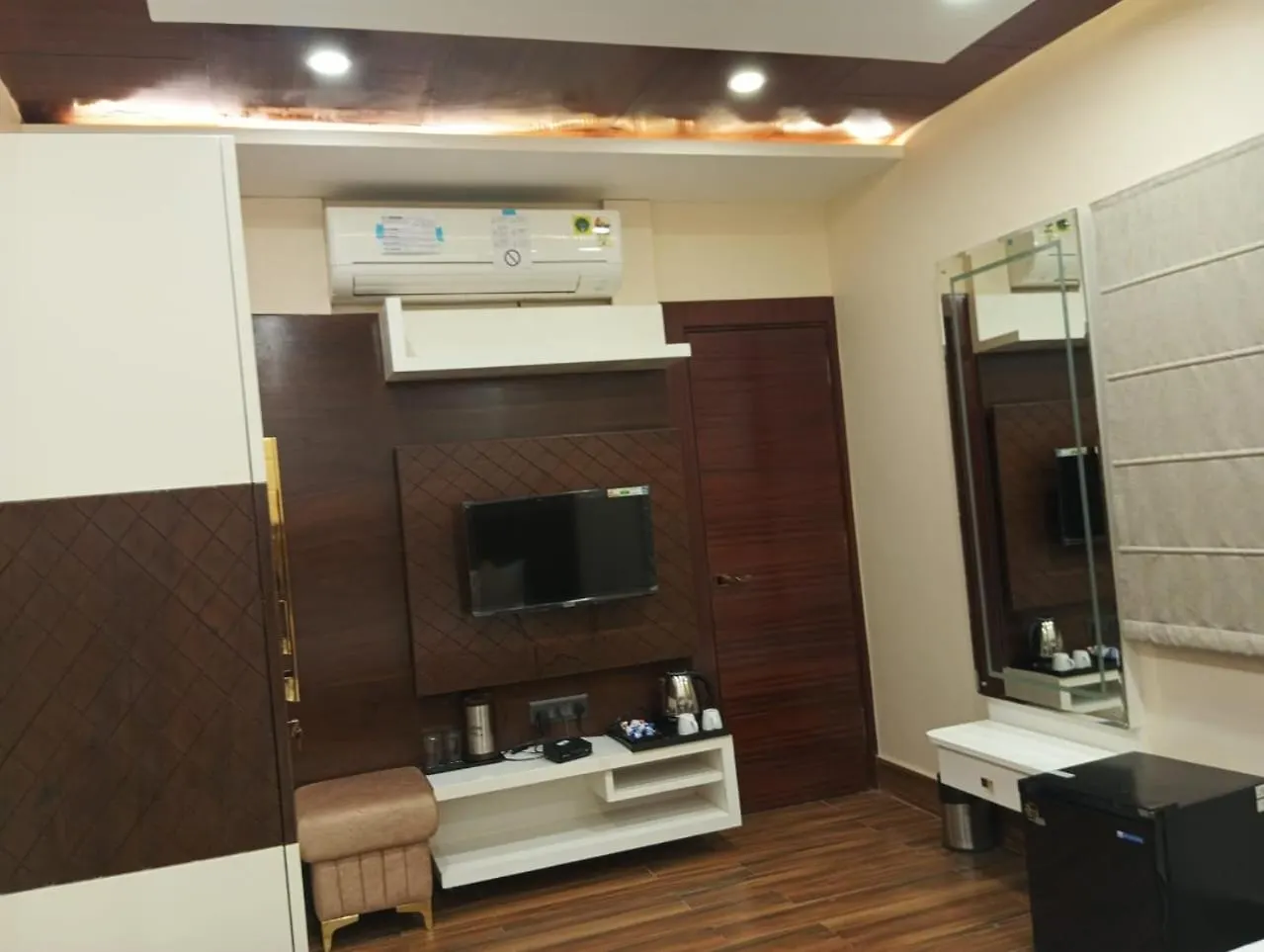 Hotel Divyanshi Inn Varanasi India
