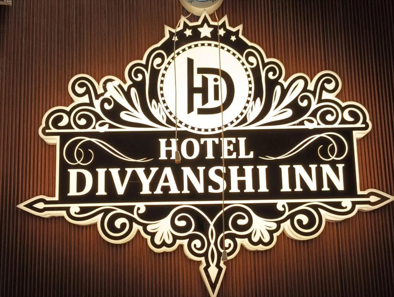***  Hotel Divyanshi Inn Varanasi India
