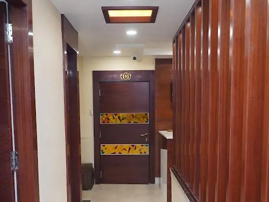 Hotel Divyanshi Inn Váránasí 3*,