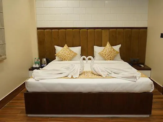 Hotel Divyanshi Inn Váránasí 3*,